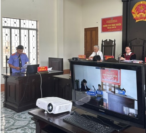 Viện kiểm sát nhân dân huyện Kon Rẫy phối hợp với Toà án nhân dân cùng cấp tổ chức phiên toà số hoá, trực tuyến và rút kinh nghiệm