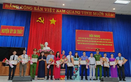 Viện kiểm sát huyện Sa thầy, thực hiện tốt Chỉ thị 05 -CT/TW ngày 15/5/2016 của Bộ chính trị về “học tập và làm theo tư tưởng đạo đức, phong cách Hồ Chí Minh”