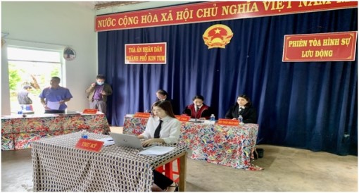 Viện KSND thành phố Kon Tum tổ chức thành công  phiên tòa xét xử lưu động vụ án “Tổ chức sử dụng trái phép chất ma túy”.