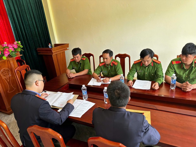 Trực tiếp kiểm sát thi hành án hình sự tại Ủy ban nhân dân các xã trên địa bàn huyện Tu Mơ Rông