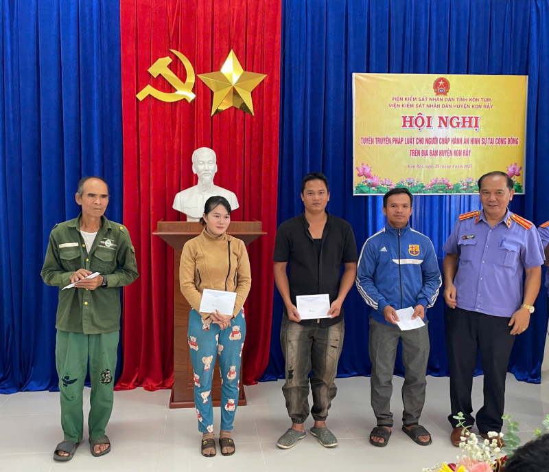 Viện KSND huyện Kon Rẫy tổ chức Hội nghị tuyên truyền pháp luật cho người chấp hành án hình sự tại cộng đồng trên địa bàn huyện Kon Rẫy